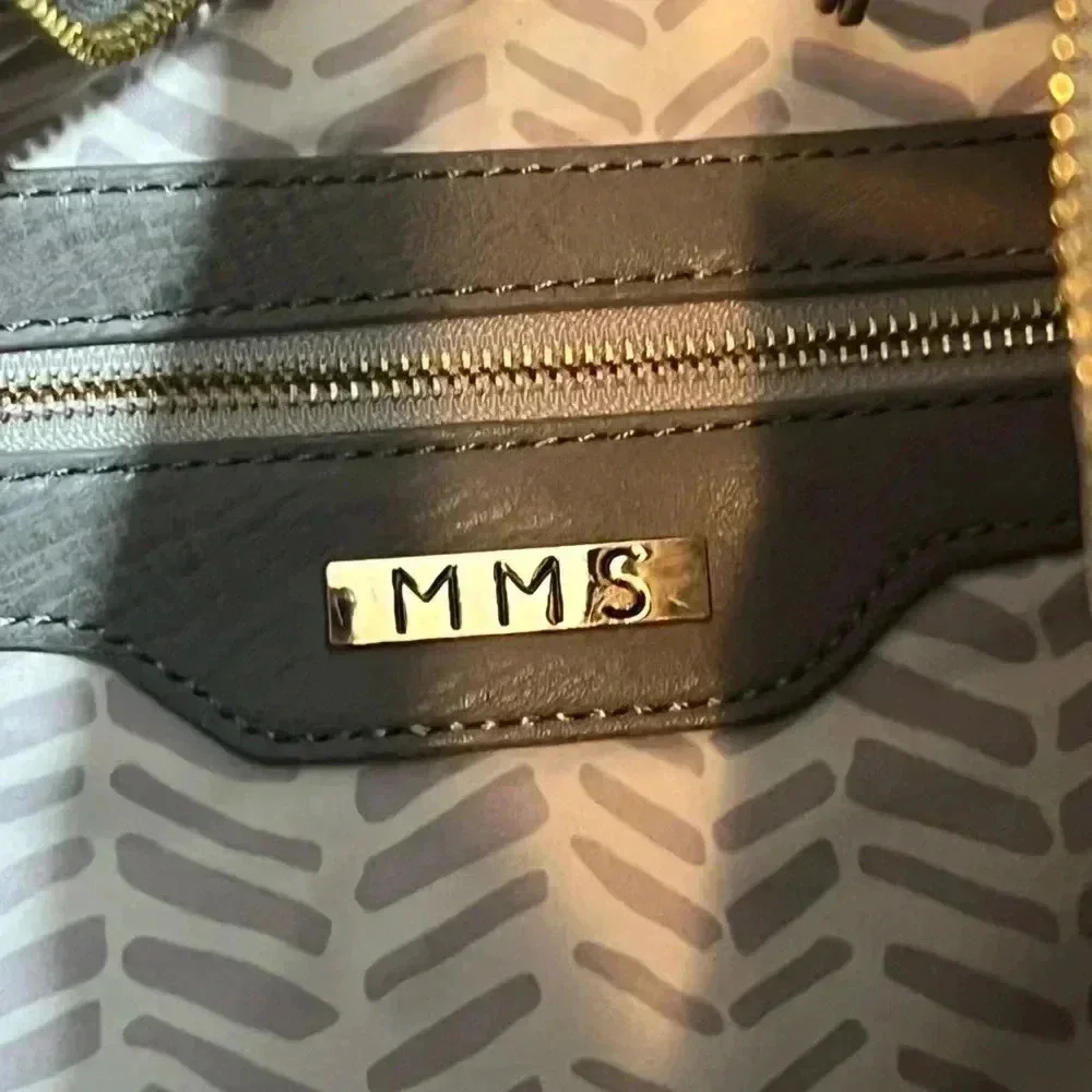 MMS HOBO VEAGAN LEATHER BAG TAUPE GRAY GOLD HARDWARE ZIPPER CLOSURE MEDIUM‎ SIZE